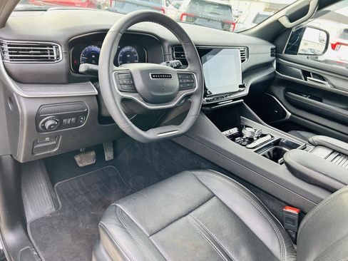 Used 2023 Jeep Wagoneer Series II w/ Convenience Group I image 19