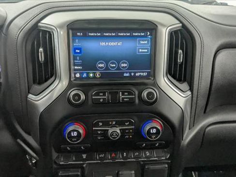 Used 2023 Chevrolet Silverado 2500 LT image 28