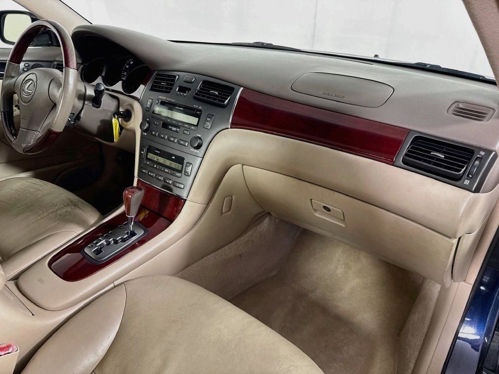 Used 2003 Lexus ES 330 w/ Premium Pkg FWD image 33