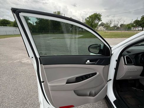 Used 2021 Hyundai Tucson Value FWD image 10