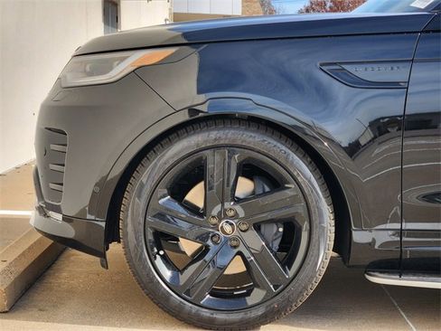 New 2026 Land Rover Discovery Limited Edition image 6