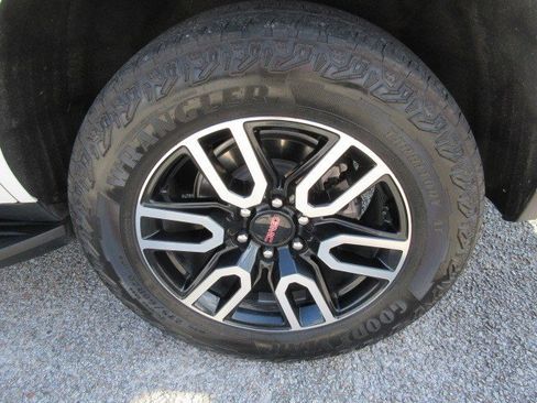 Used 2023 GMC Yukon AT4 w/ Max Trailering Package image 11