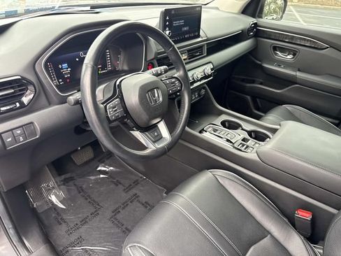 Certified 2025 Honda Pilot Elite image 23
