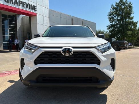 Used 2025 Toyota RAV4 LE AWD/4WD image 3