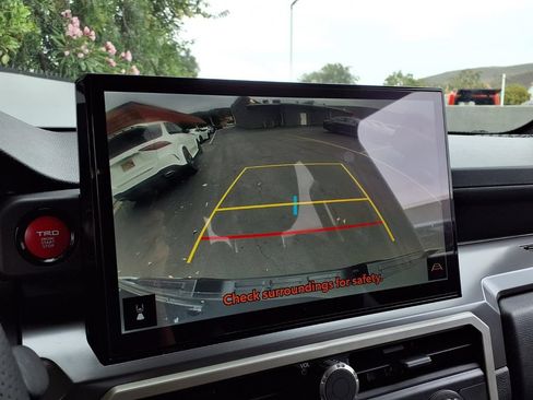 Certified 2025 Toyota Tacoma TRD Off-Road AWD/4WD image 10