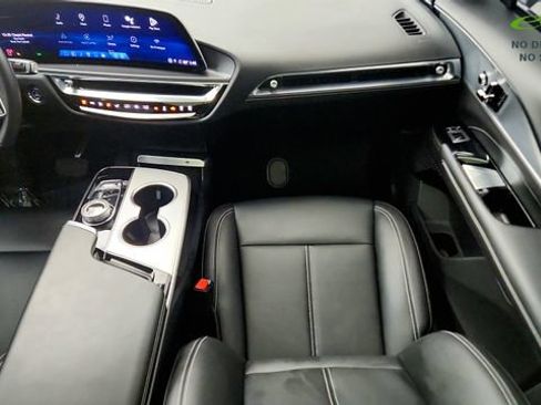 Used 2024 Cadillac Lyriq Tech RWD image 55
