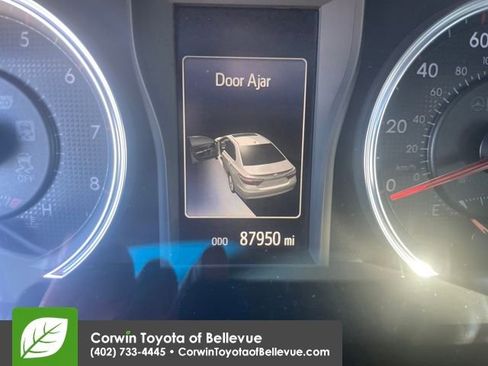 Used 2016 Toyota Camry SE image 16