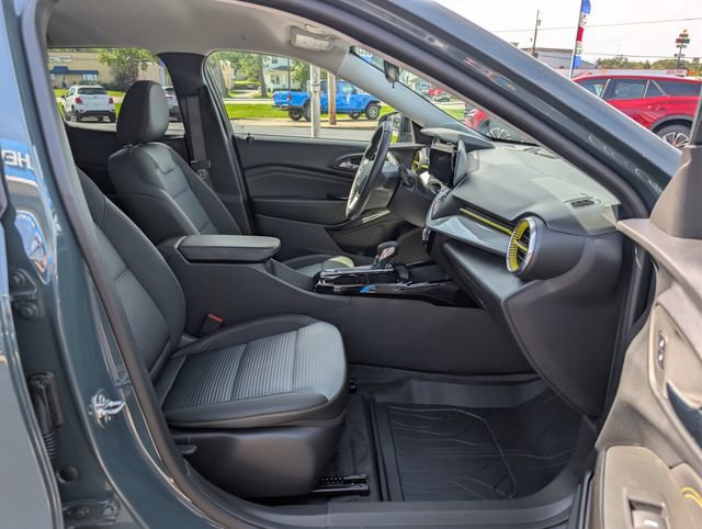 Used 2026 Chevrolet Trax LT w/ Driver Confidence Package FWD image 12