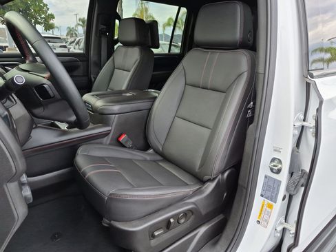 Used 2023 Chevrolet Suburban RST AWD/4WD image 15
