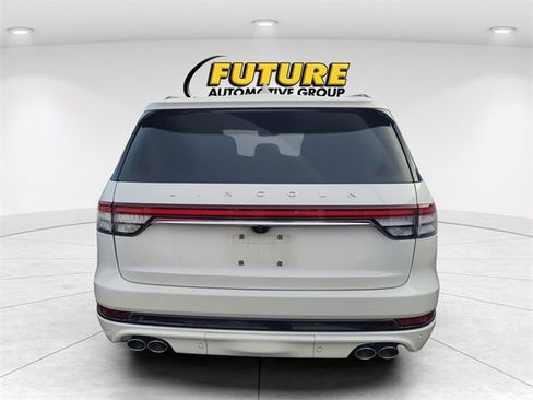 Used 2023 Lincoln Aviator Reserve w/ Equipment Group 201A image 4