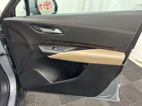 Used 2025 Cadillac XT4 Premium Luxury AWD/4WD image 9