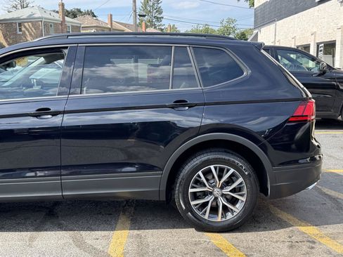 Used 2021 Volkswagen Tiguan S FWD image 2