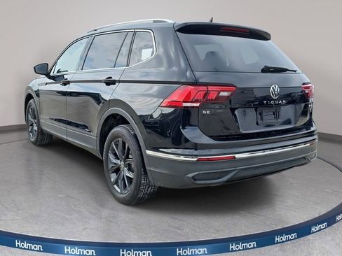 Used 2022 Volkswagen Tiguan SE w/ Panoramic Sunroof Package image 8