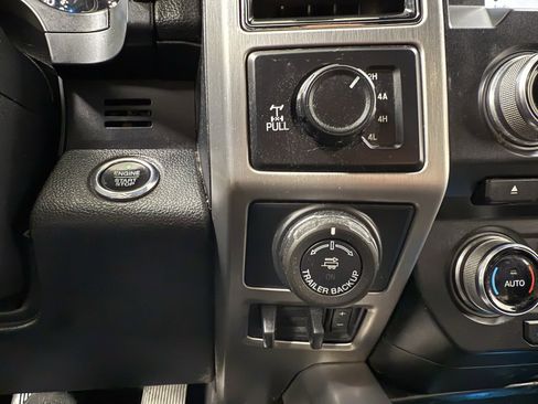 Used 2018 Ford F150 Platinum w/ Equipment Group 701A Luxury image 23