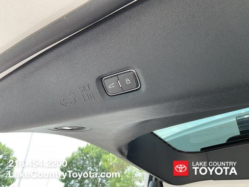 Used 2025 Ford Expedition Active AWD/4WD image 12