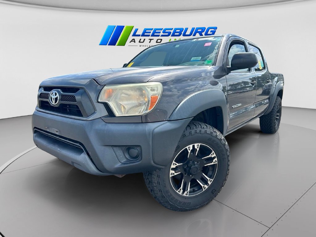 Used 2015 Toyota Tacoma PreRunner w/ Convenience Package RWD image 2