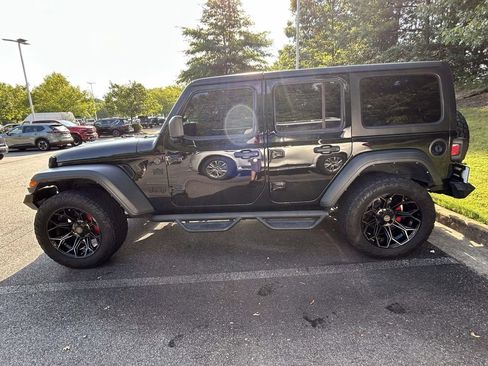 Used 2024 Jeep Wrangler Unlimited Sport AWD/4WD image 2