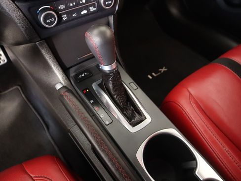 Used 2022 Acura ILX image 8