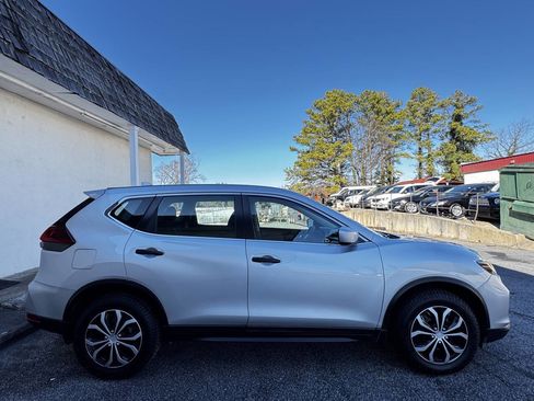 Used 2018 Nissan Rogue S image 4