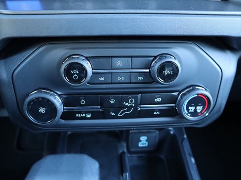 New 2025 Ford Bronco 4-Door image 6