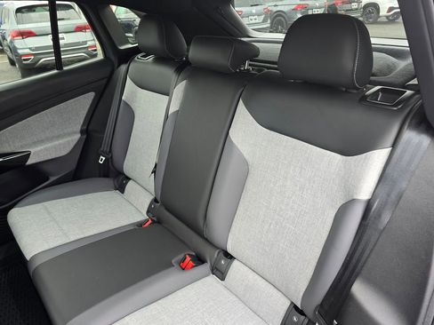 New 2026 Volkswagen ID.4 Pro image 17