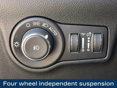 Used 2024 Jeep Compass Limited image 9