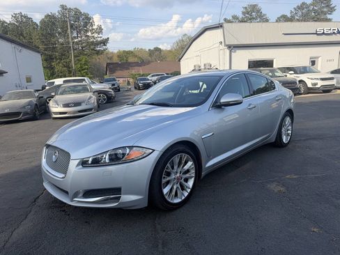 Used 2014 Jaguar XF RWD image 1