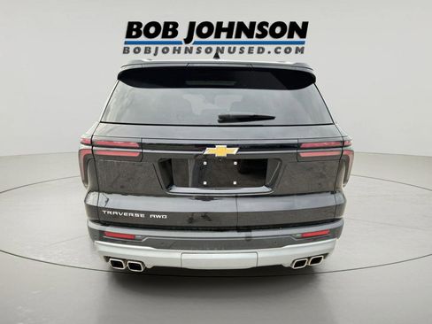 Used 2025 Chevrolet Traverse LT w/ Sun and Wheel Package AWD/4WD image 4