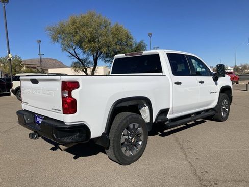 Used 2024 Chevrolet Silverado 2500 Custom w/ Custom Value Package image 8