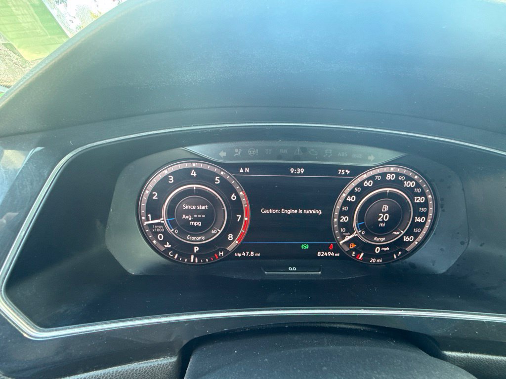 Used 2018 Volkswagen Tiguan SEL Premium w/ R-Line Package FWD image 16