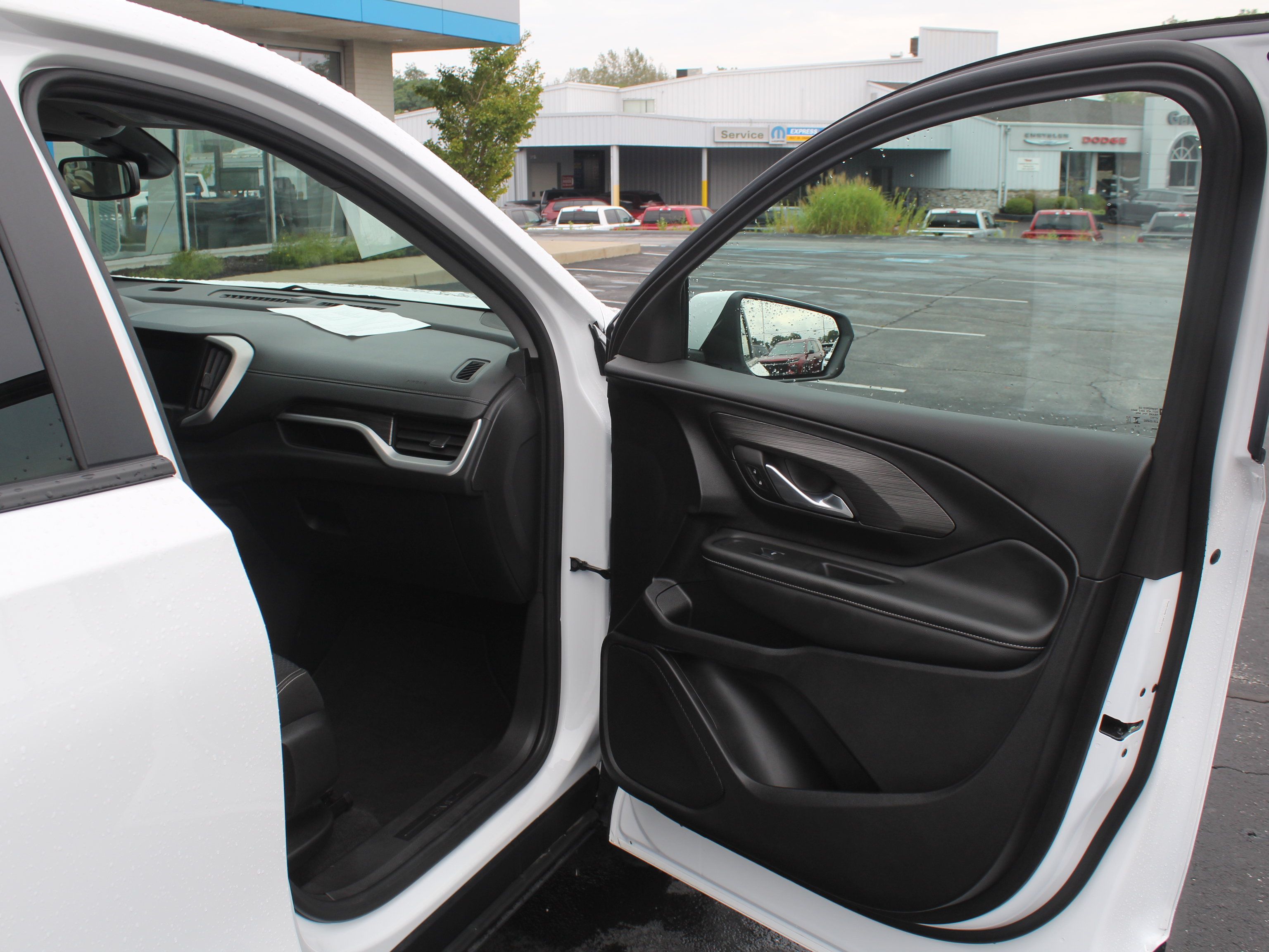 Used 2024 GMC Terrain SLE AWD/4WD image 26