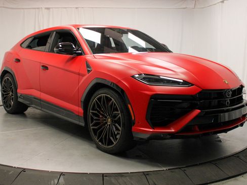 Used 2025 Lamborghini Urus SE image 7