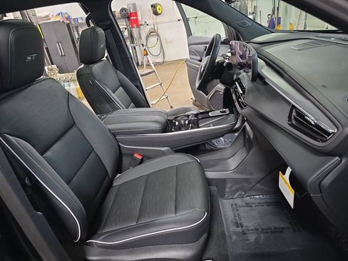New 2026 Buick Enclave Sport Touring w/ Power Package AWD/4WD image 10