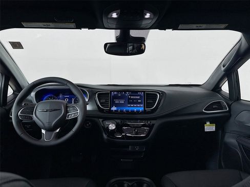 New 2026 Chrysler Pacifica Select image 24