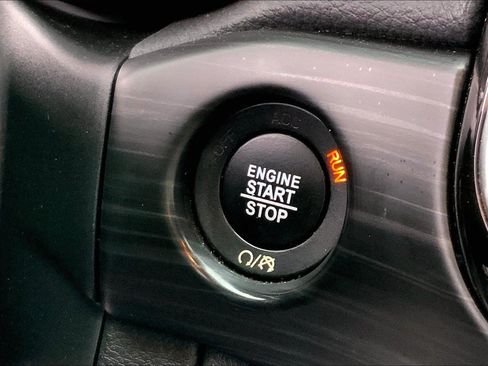 Used 2020 Jeep Grand Cherokee Altitude AWD/4WD image 25
