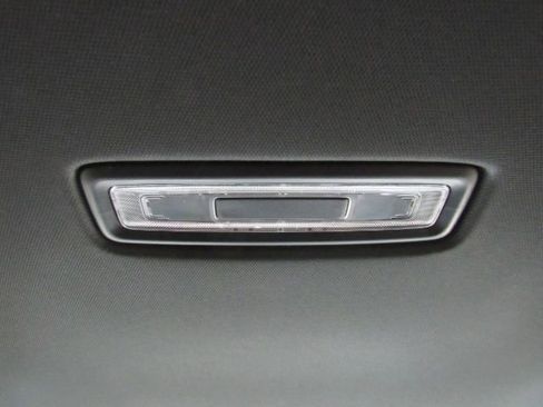 Used 2025 GMC Acadia Elevation image 34