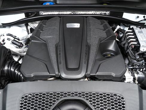 New 2026 Porsche Macan S image 36