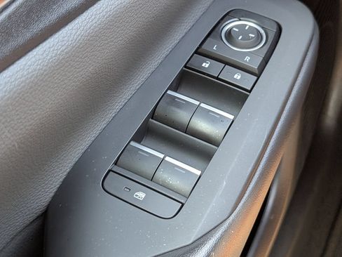 Used 2024 Toyota Prius XLE FWD image 22