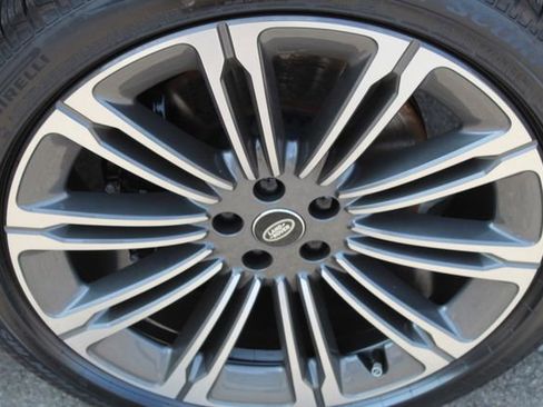 New 2025 Land Rover Range Rover Sport SE image 8