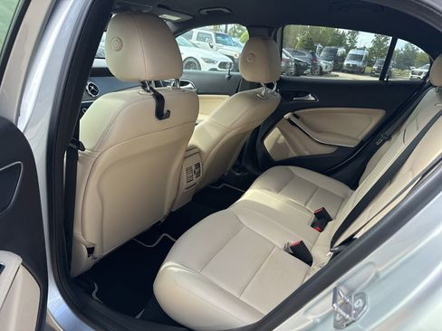 Certified 2019 Mercedes-Benz GLA 250 image 10