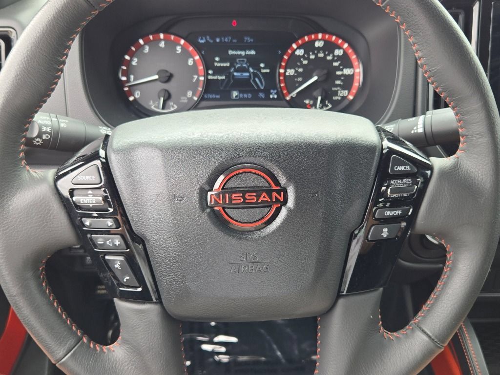 Used 2025 Nissan Frontier PRO-4X AWD/4WD image 37