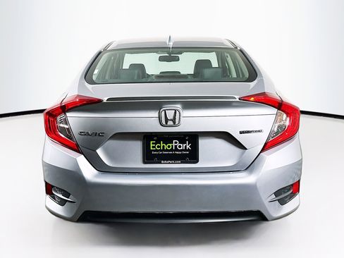 Used 2016 Honda Civic Touring image 7