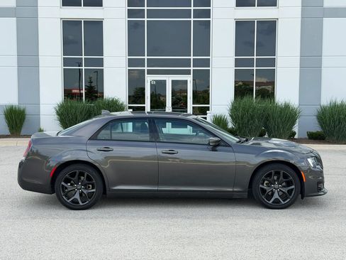 Used 2023 Chrysler 300 S RWD image 4