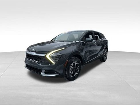 Used 2024 Kia Sportage LX image 3