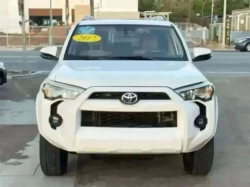 Used 2017 Toyota 4Runner SR5 Premium AWD/4WD image 4