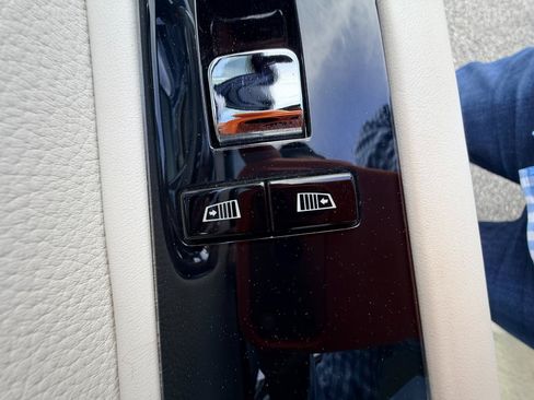 Used 2019 Rolls-Royce Cullinan AWD/4WD image 37