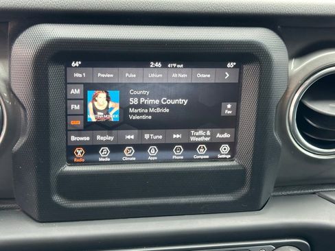 Used 2019 Jeep Wrangler Unlimited Sahara image 28