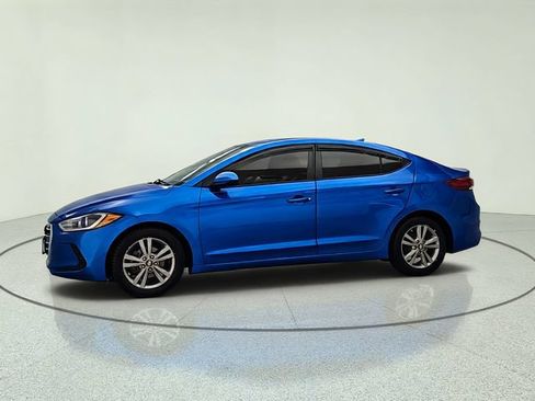 Used 2017 Hyundai Elantra SE FWD image 3