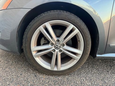 Used 2013 Volkswagen Passat TDI SEL Premium image 25