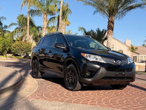 Used 2015 Toyota RAV4 LE FWD image 24